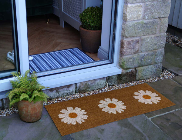 Patio Latex Backed Coir Mat Daisy